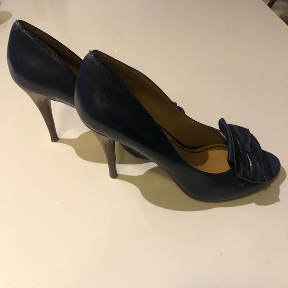 Nine West - Cobalt Blue Heeled Pump - Size 8M - Picture 3 of 6